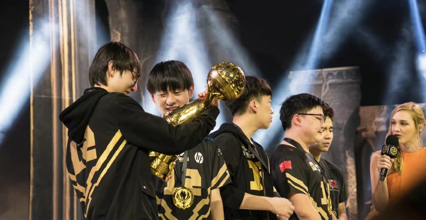 RNG绝杀DFM,Chovy打出惊人五杀宿敌对决2025世界赛,技惊四座的简单介绍 RNG绝杀DFM,Chovy打出惊人五杀宿敌对决2025世界赛,技惊四座的简单介绍