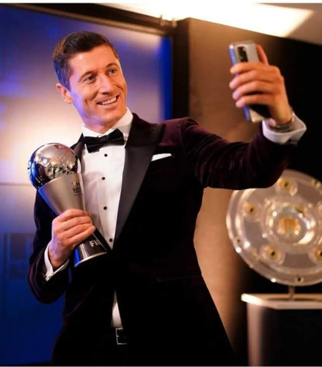 法国客场-险胜波兰，实力占据上风的简单介绍