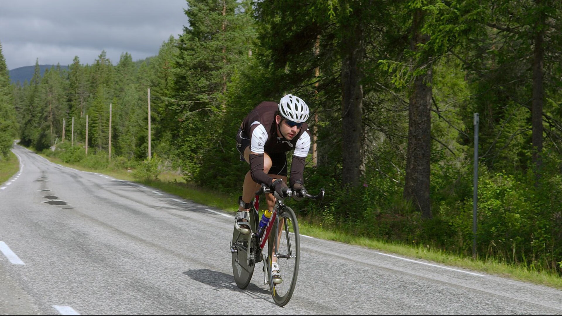 橙色风暴席卷开普敦，迪亚斯一锤定音，荷兰完胜南非背后的战术革命